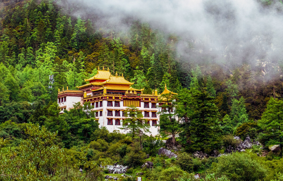 夏天自驾游最凉快的地方,旅游十大必去的地方中国夏天