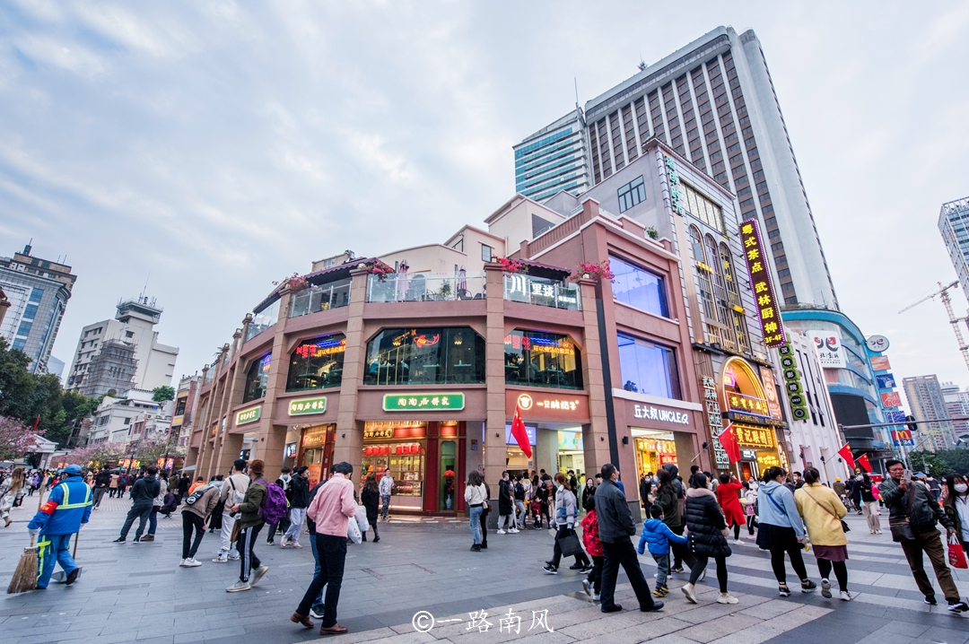 广州老牌步行街，曾经由热闹变萧条，新春期间人气比珠江新城还高