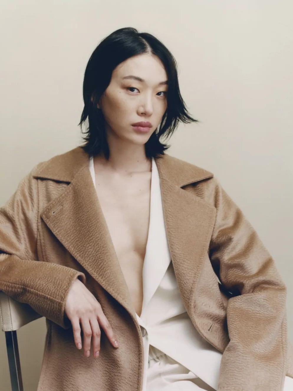 安吉丽娜朱莉大衣,安吉丽娜朱莉的冬季大衣街拍