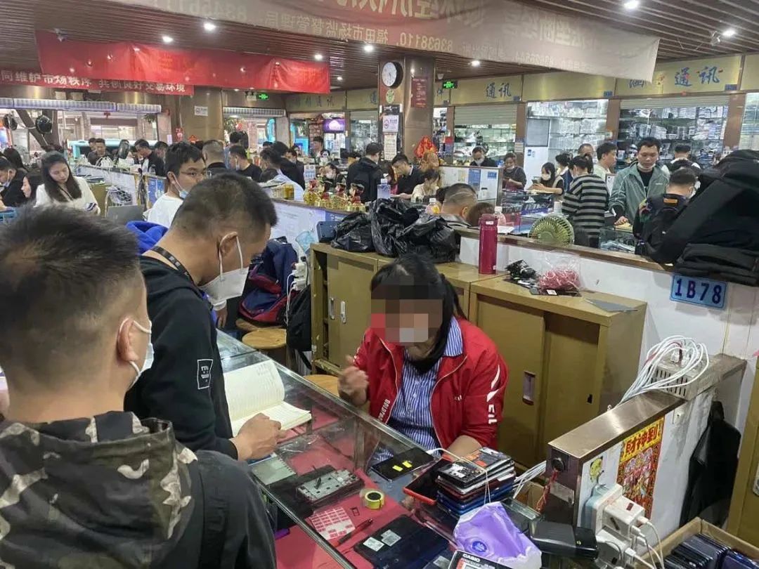 警方端掉一条制售假手机产业链,警方打击假手机