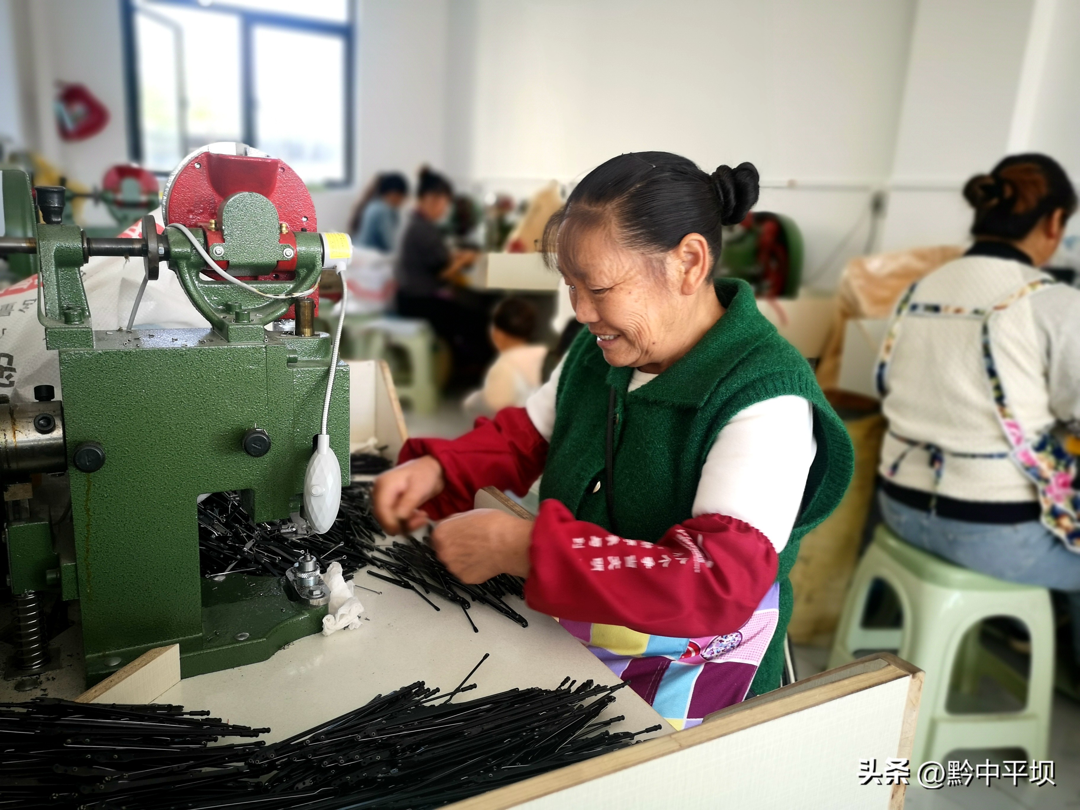 易地扶贫搬迁点带动村民就业,江口坝易地扶贫搬迁就业