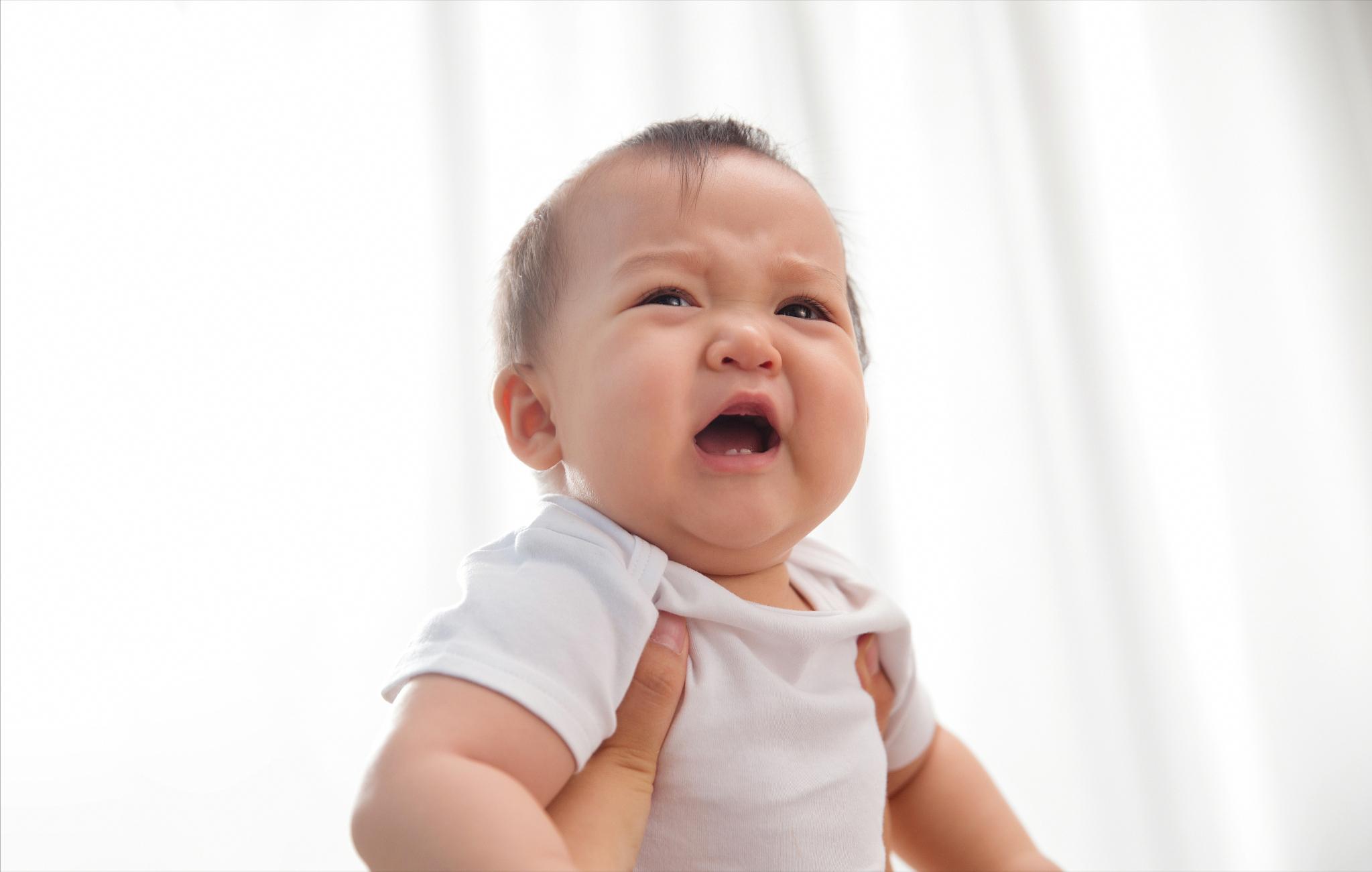 一招教你解决宝宝哭闹,无论真哭还是假哭