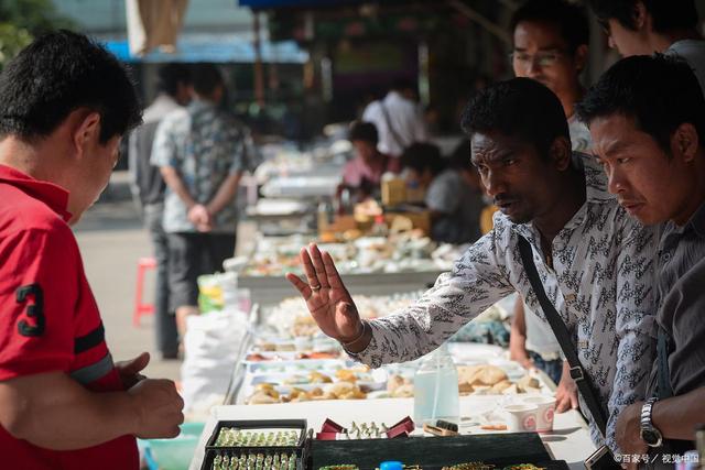 疯狂的石头石头被调包了几次,疯狂的石头翡翠转手了几次