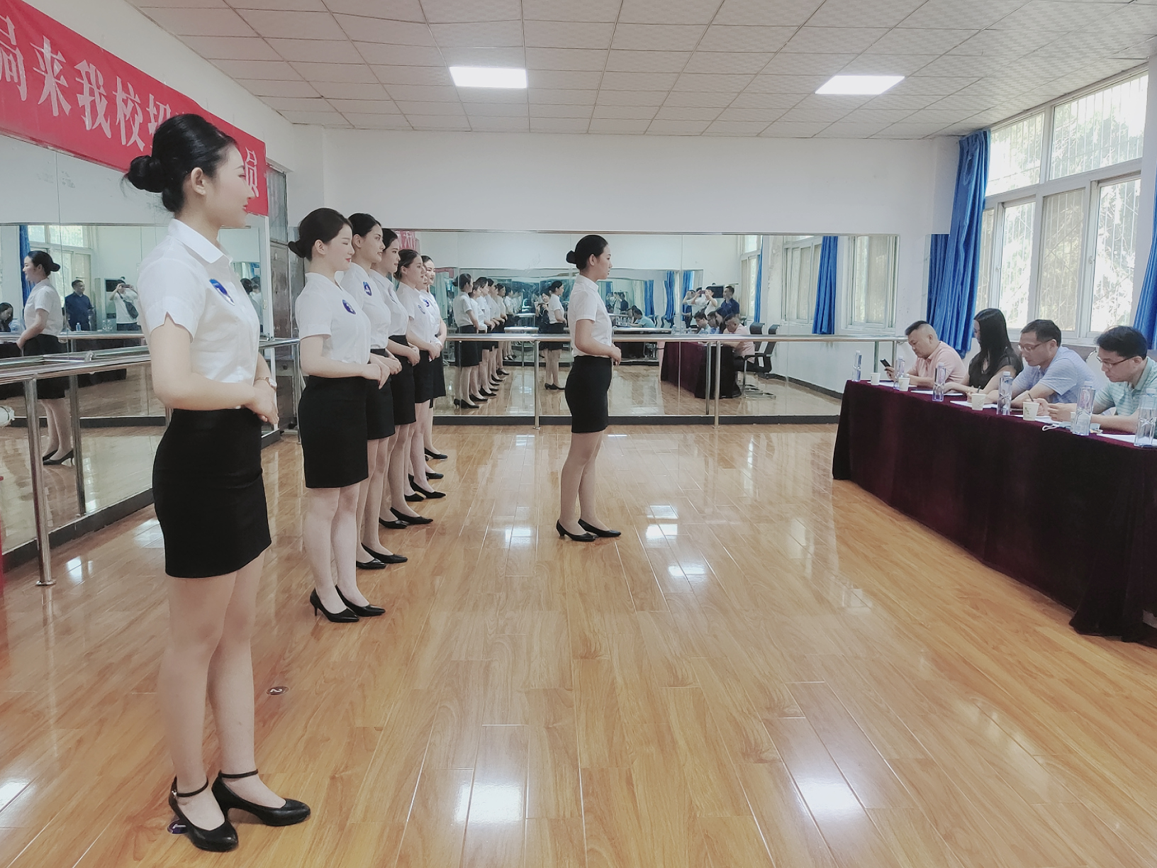 空乘面试规矩男生,空乘面试技巧100例