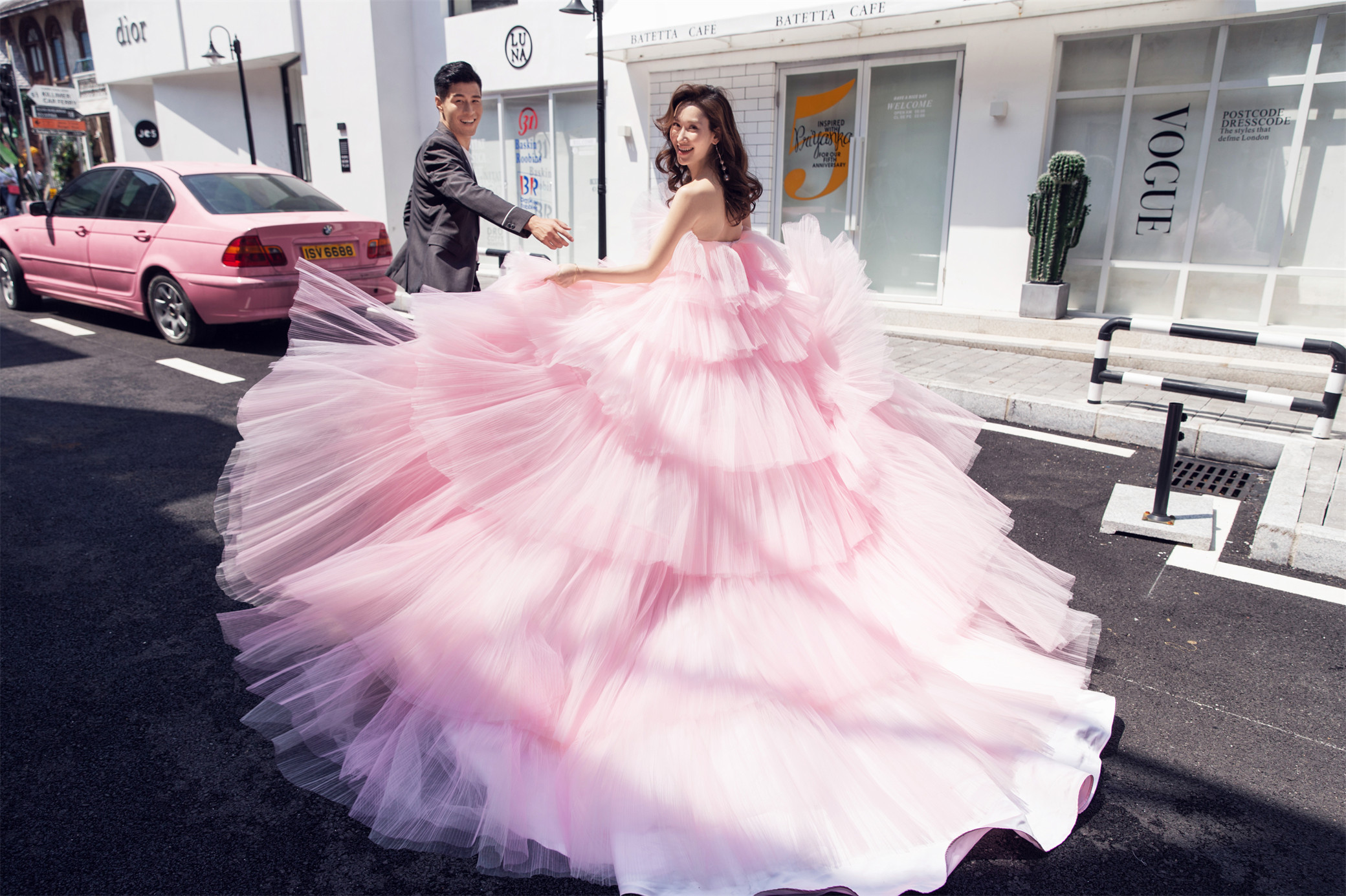 深圳旅拍婚纱照哪家好？如何挑选适合自己的深圳婚纱摄影机构呢？