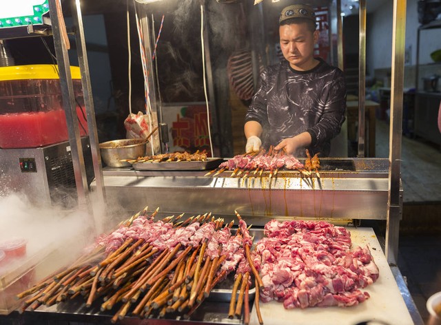 民族特色文化的发展趋势,56个民族里面文化最齐全的有哪些