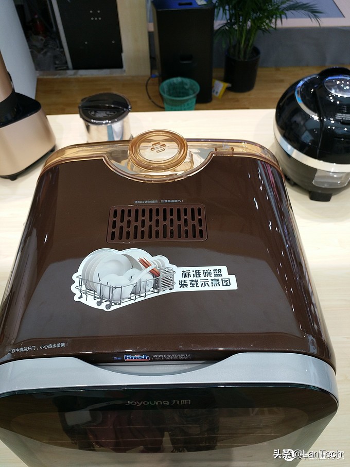 暴走两万步！海量图片带你游览2017年AWE家电展