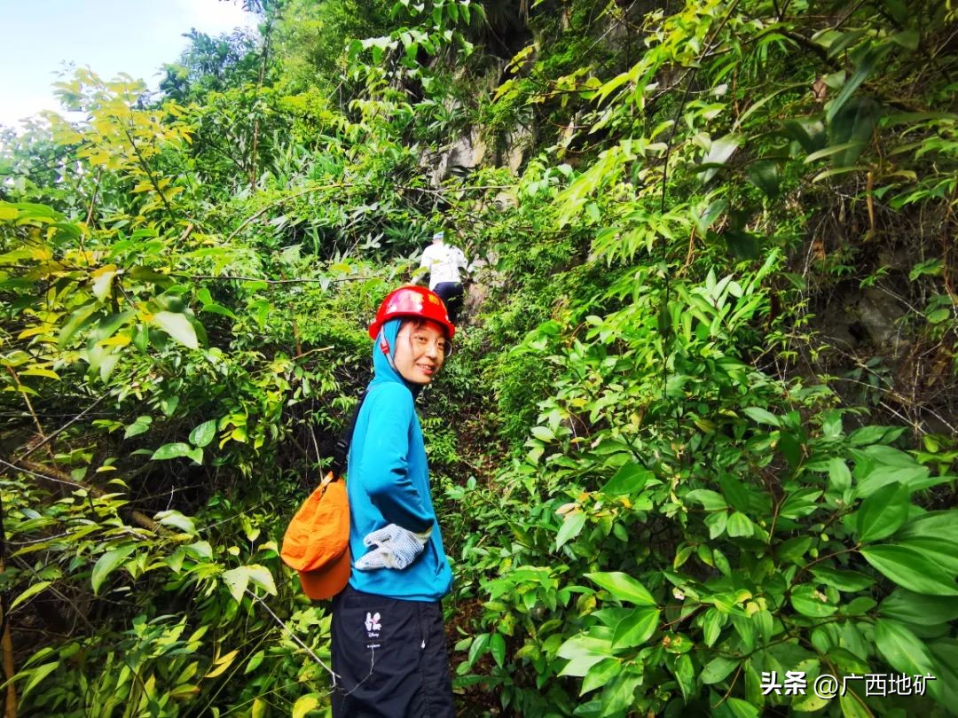 貌美白净的女生从事地质工作是什么样的体验？看看广西桂林这位斯文娇小的美女地质队员的独门绝技