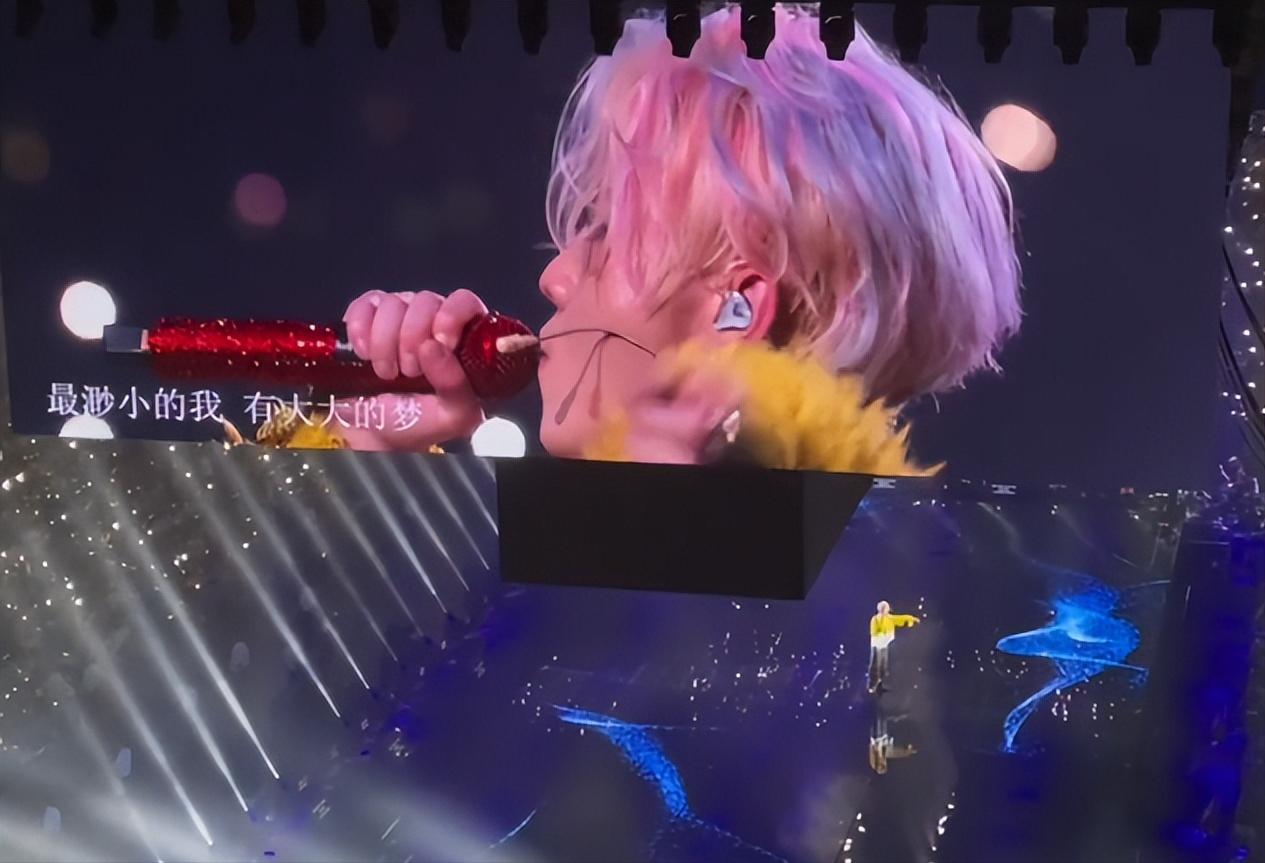 鹿晗巅峰期给足了关晓彤安全感,鹿晗炸裂视频