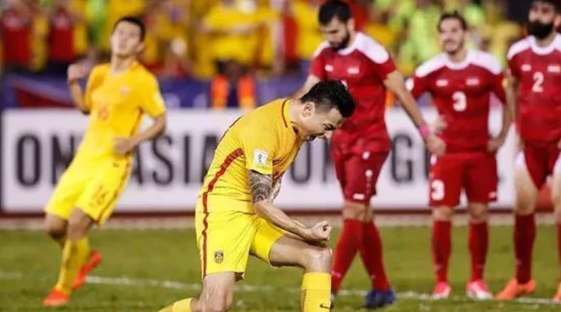 17年国足击败韩国震撼场面,回顾国足2018世界杯12强赛