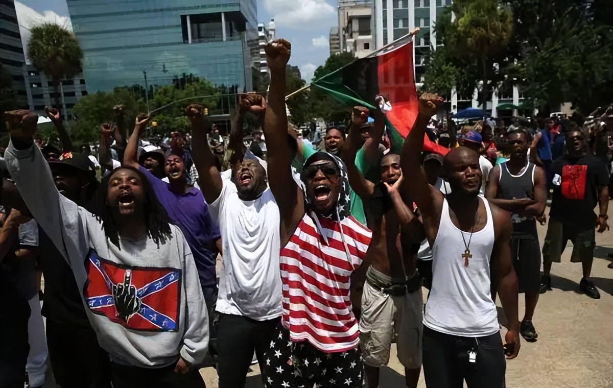 美国黑人，来历很凄惨，现状很悲催