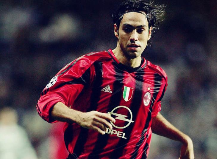 你可知足坛中曾有过这样一名后卫，从未伤过人，受伤的永远是自己