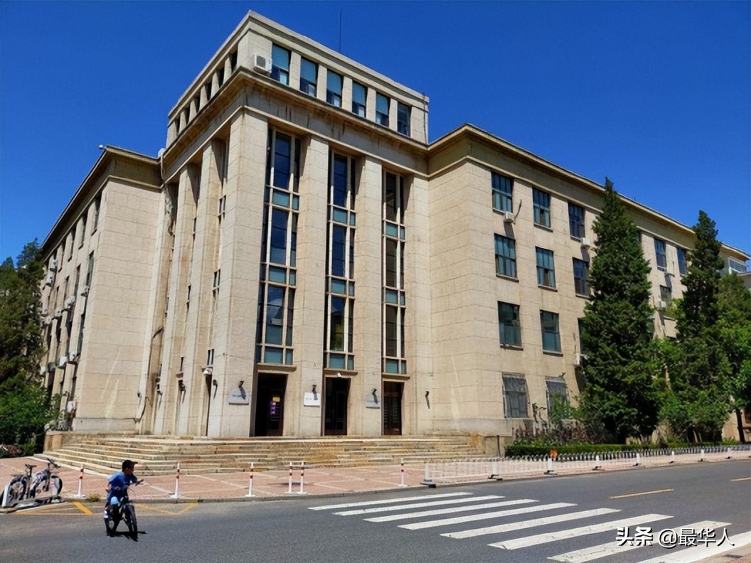 清华学霸裸辞卖煎饼,清华教授辞去9000的工作