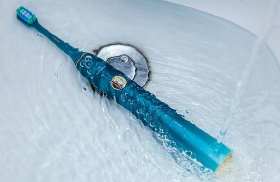 usmile电动牙刷和小米t700哪个好,飞利浦电动牙刷hx6730和hx6721