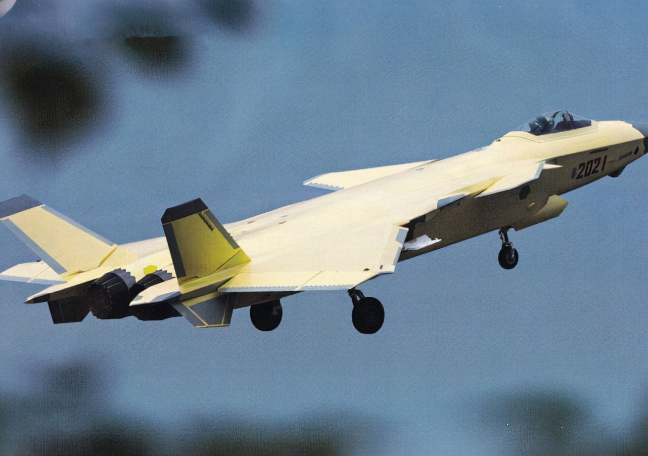 歼11最新改进型曝光,歼15改进型最新曝光