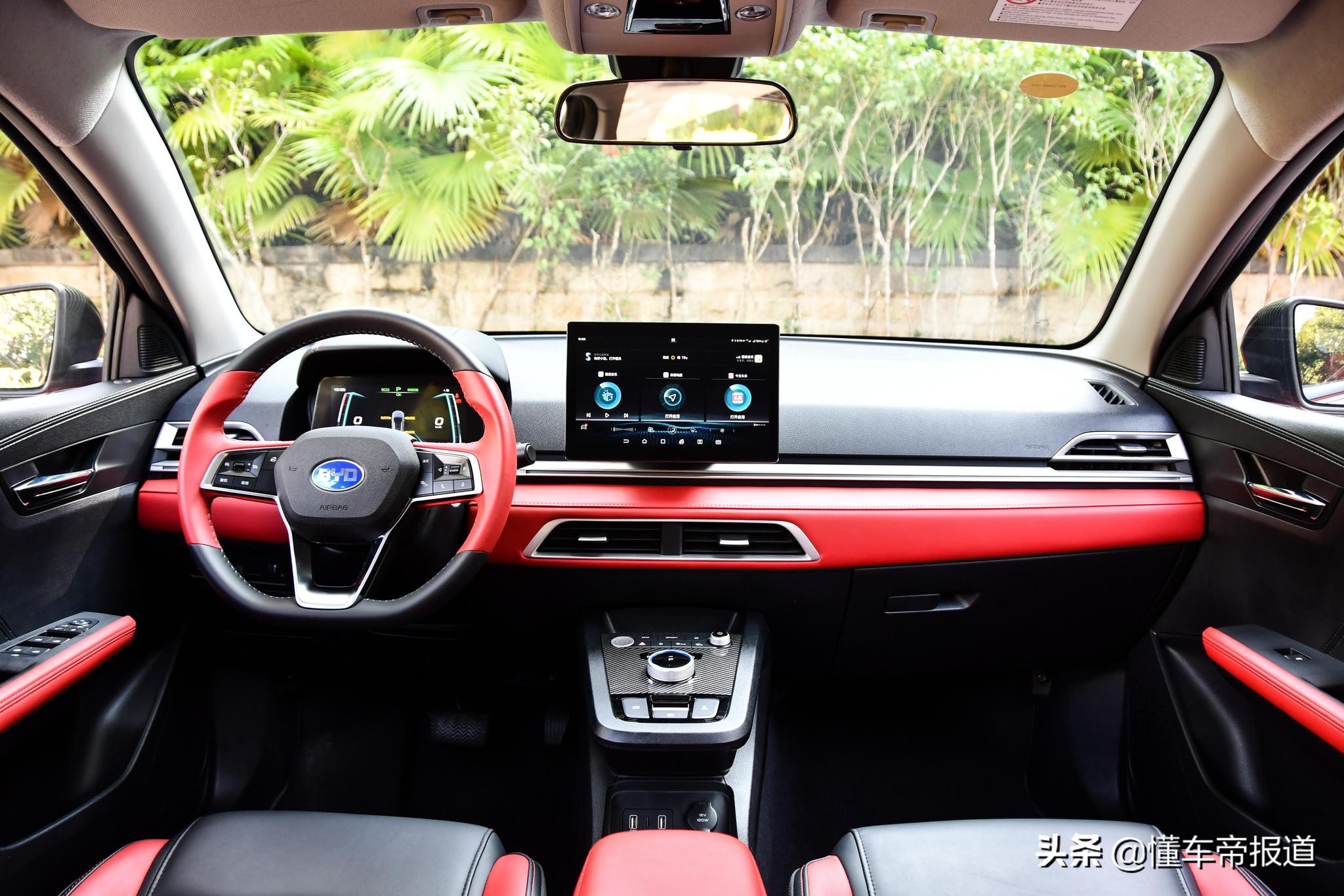 新能源比亚迪e2汽车测评,全新比亚迪e2到店实拍