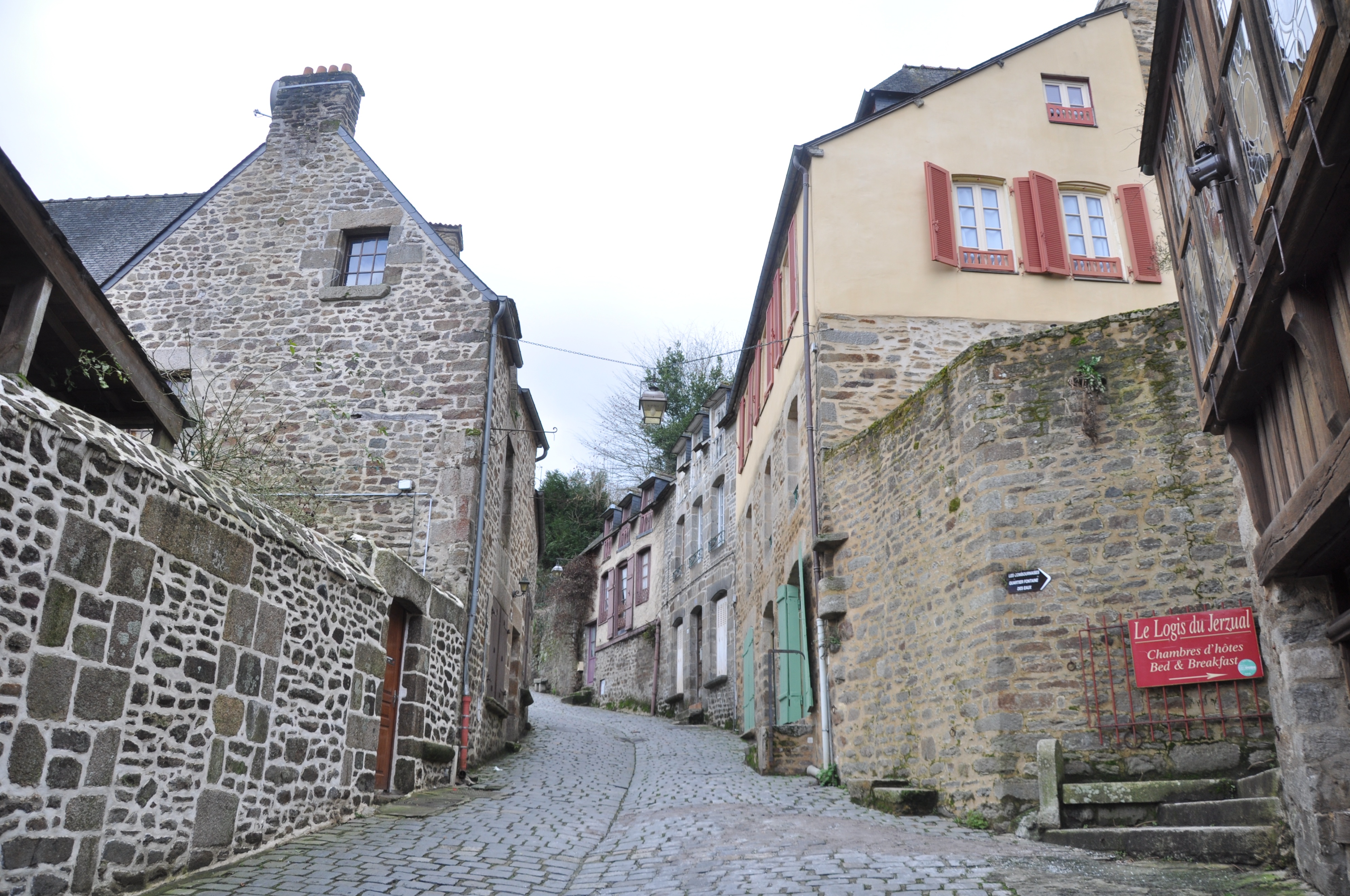 迪南：凝固中世纪法国，时光回到布列塔尼荣耀，半木结构建筑如画