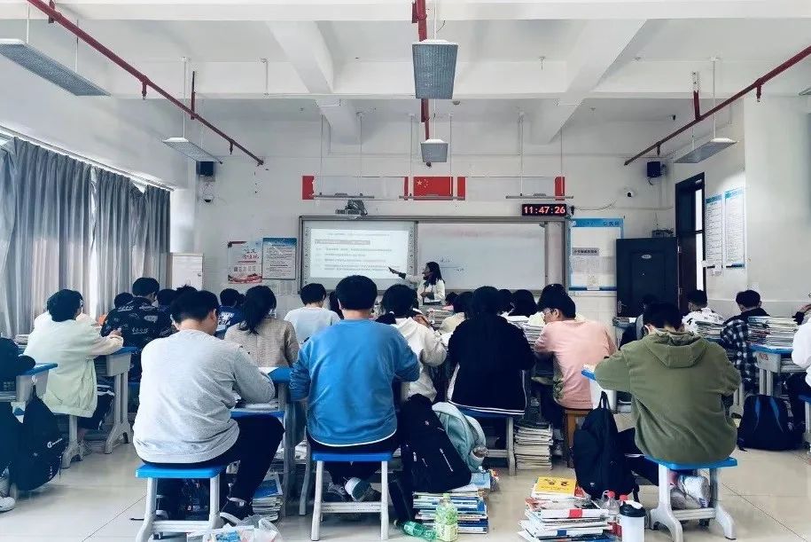 万州三中江南校区最近视频,万州第三中学江南校区