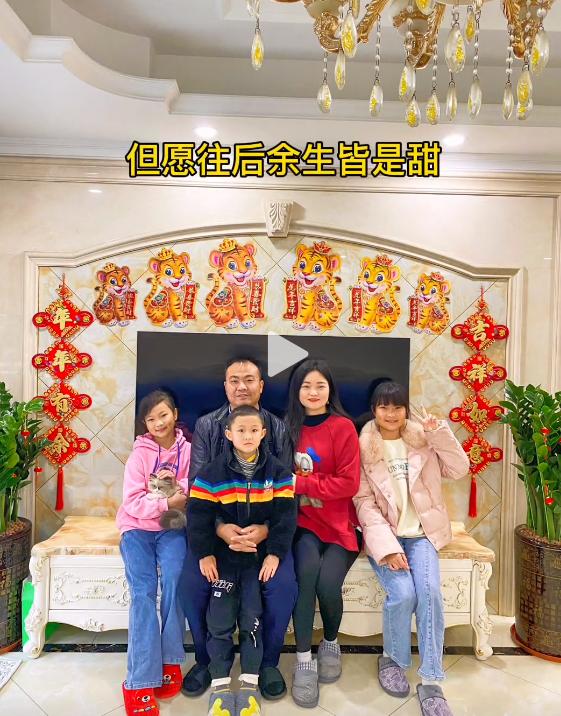 5点起床做早饭，初中学历月入6位数，仨娃妈王蓉的成功有迹可循