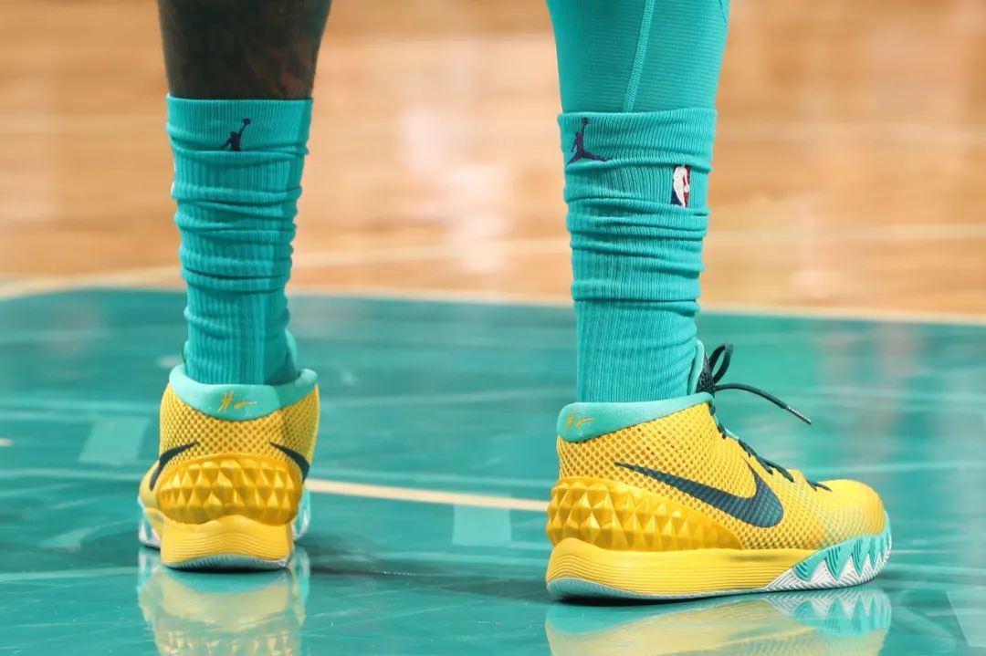 欧文和乔治球鞋,nikekobeivprotro男子篮球鞋