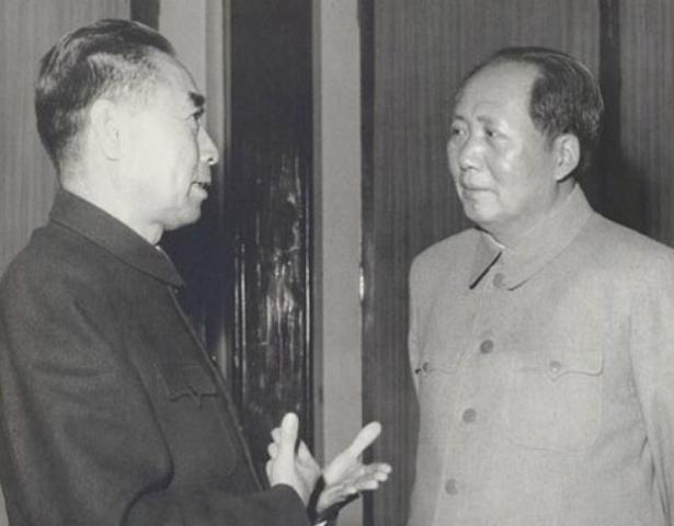 毛主席表兄参加国庆观礼愤然离席，毛主席得知原因后：我不是皇帝