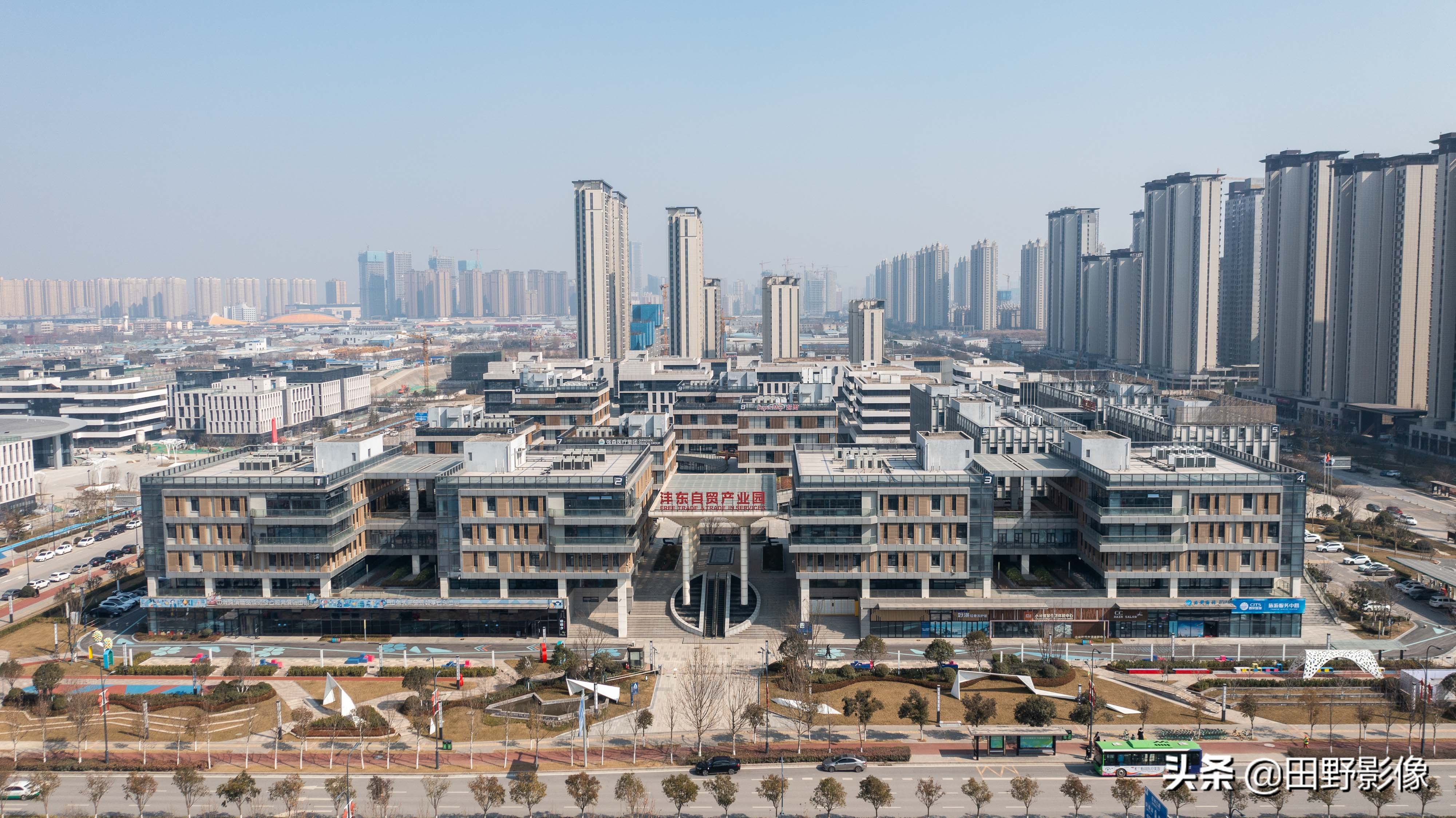 沣东科统区夜景航拍,西安沣东自贸园板块后期发展如何