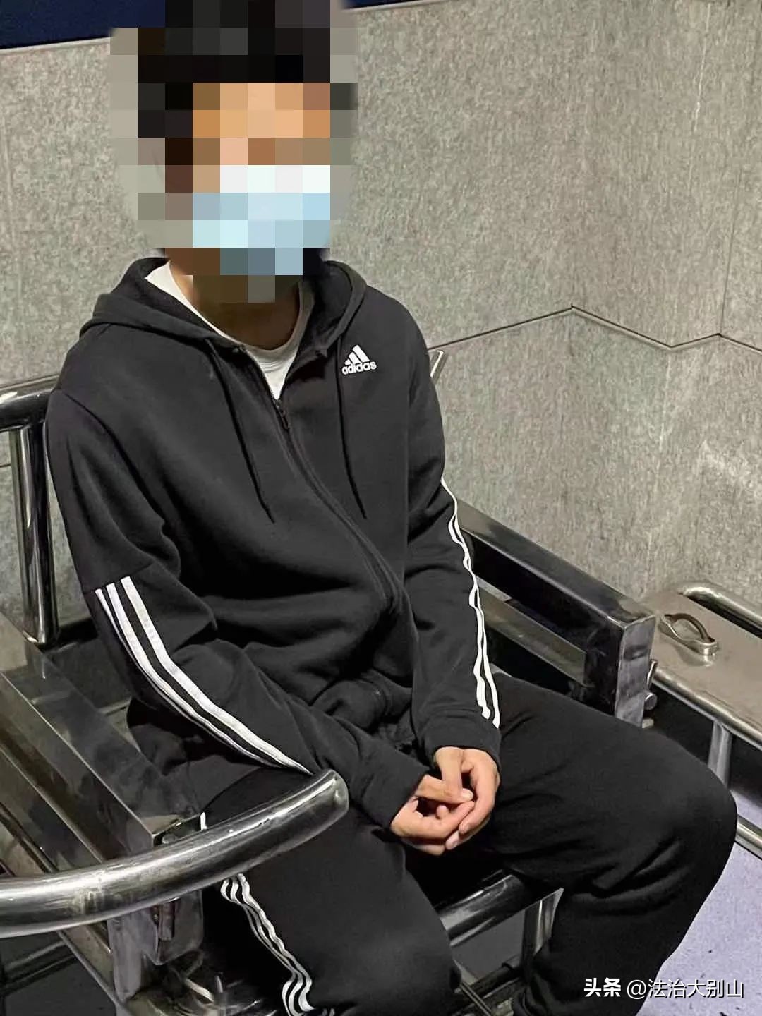 得不偿失!大学生出租微信号被抓……