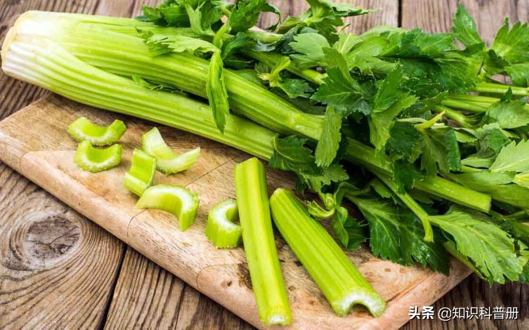 白芹菜和绿芹菜营养有区别吗,芹菜中的营养成分有哪些