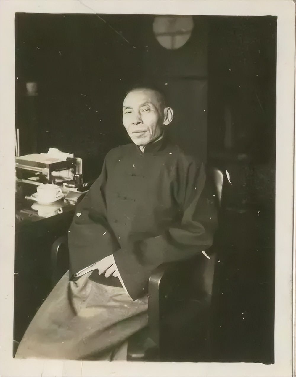 他曾是上海滩说一不二的黑帮大佬，却因为一次选择遗憾终身