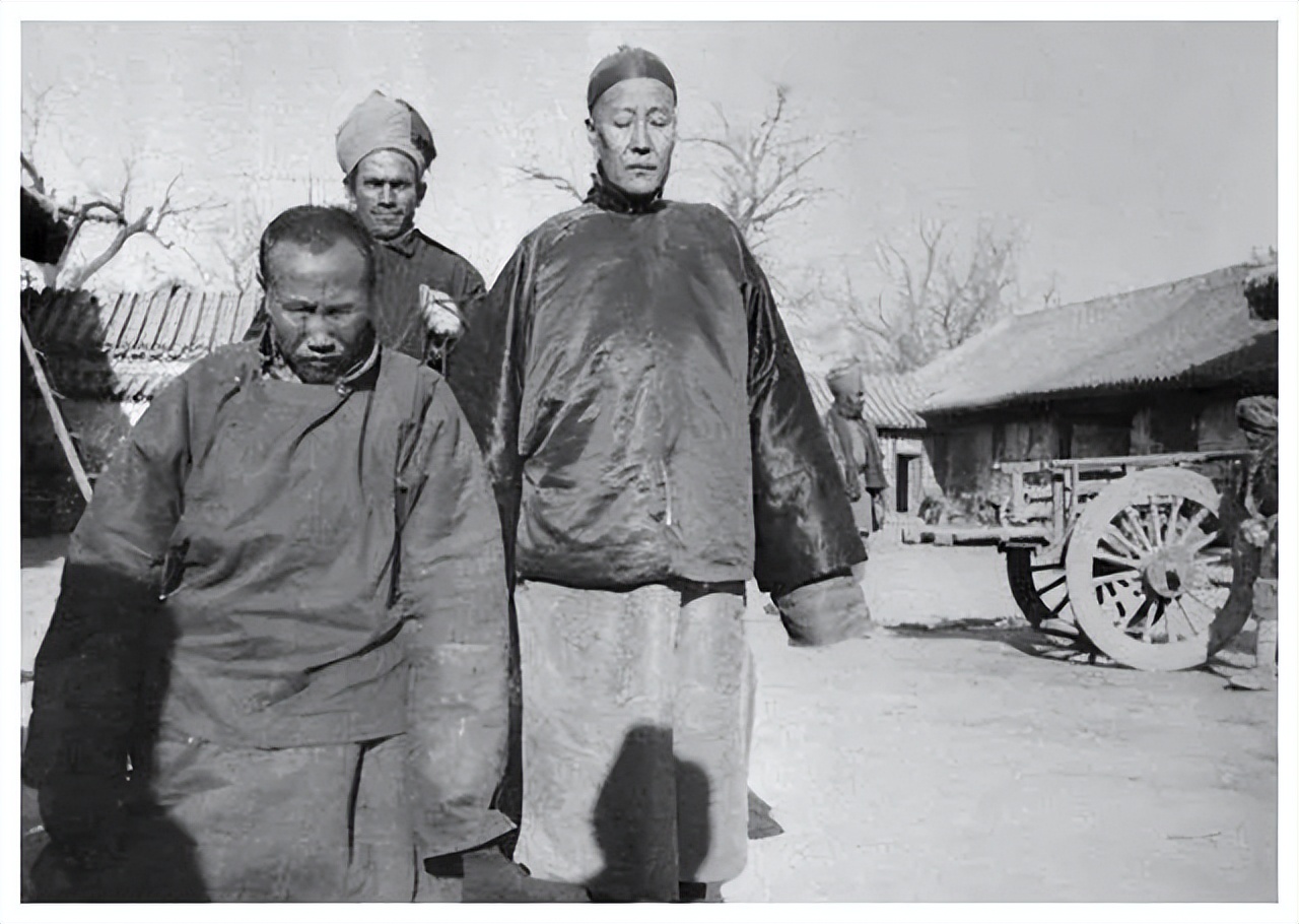 清朝灭亡后太监都去哪了,清朝灭亡后宫里的太监都去哪了