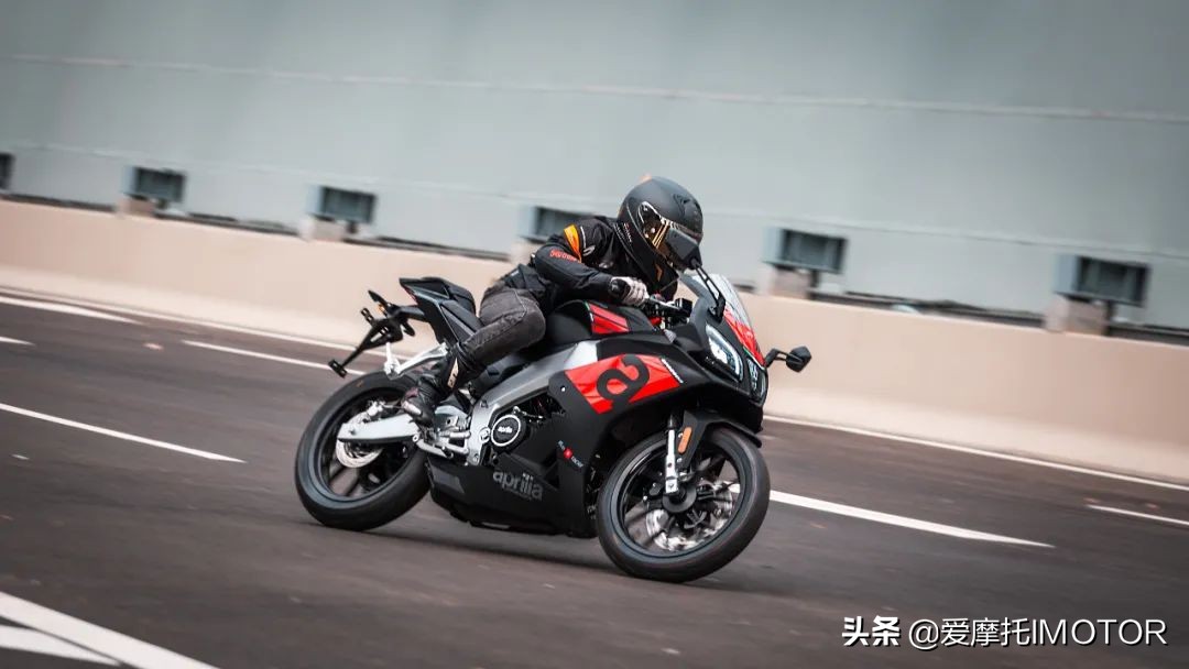 要操控就选宝马,要操控和豪华选宝马还是奥迪