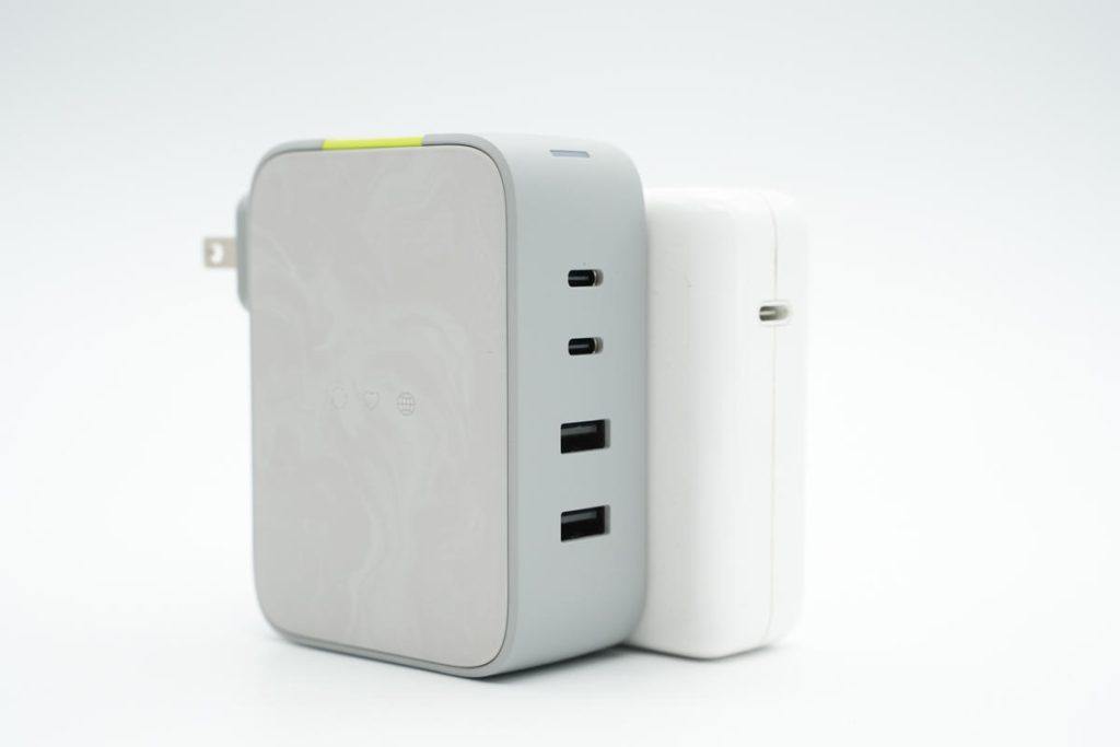 哈曼卡顿infinitylab65w,哈曼卡顿琥珀便携版充电器