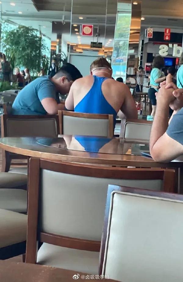 晚上到早上放好多屁很响怎么回事,总是放很响的屁是咋回事