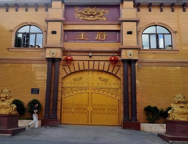 大师王林给女星们“开光”的！一丝不挂用酒画符，场面炸裂！