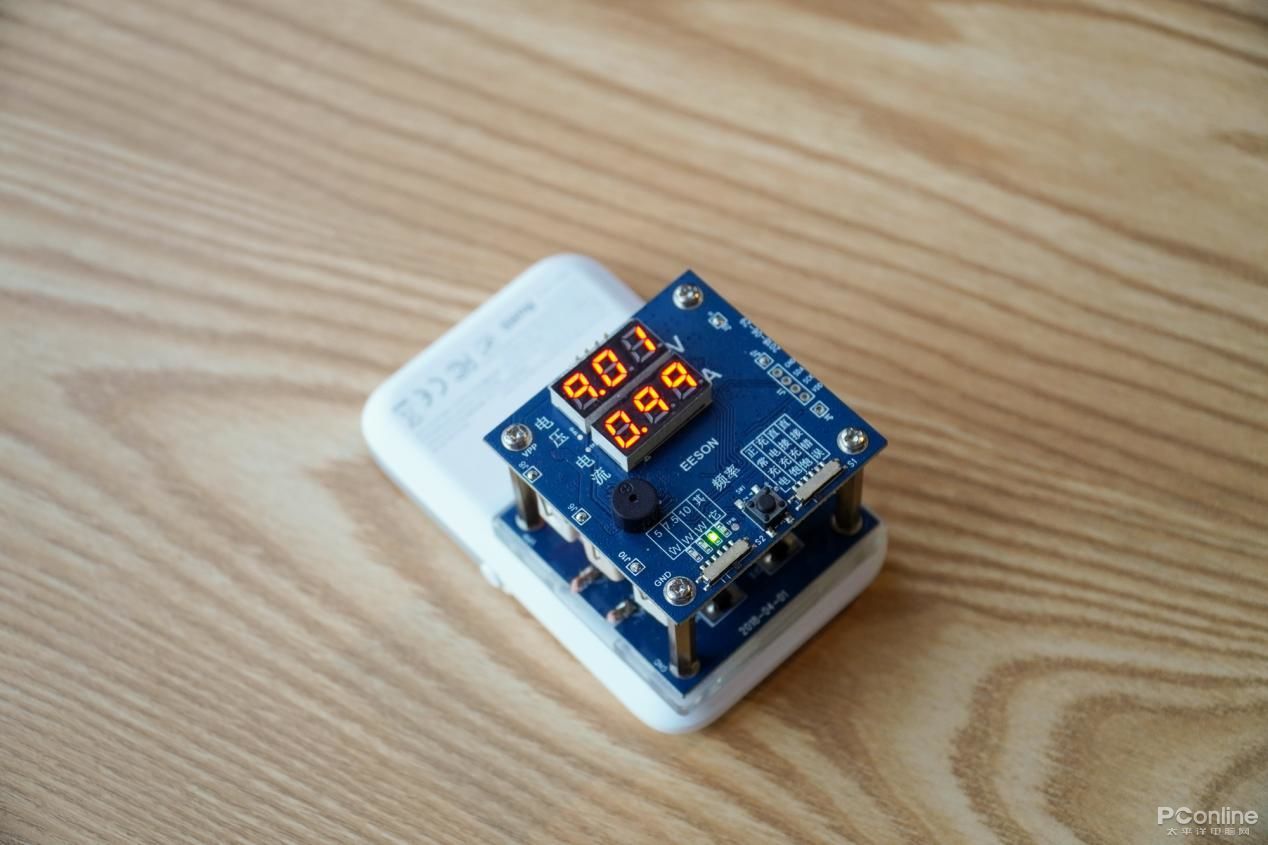 南卡磁吸充电宝和麦多多哪个好,网易无线充电宝vs麦多多