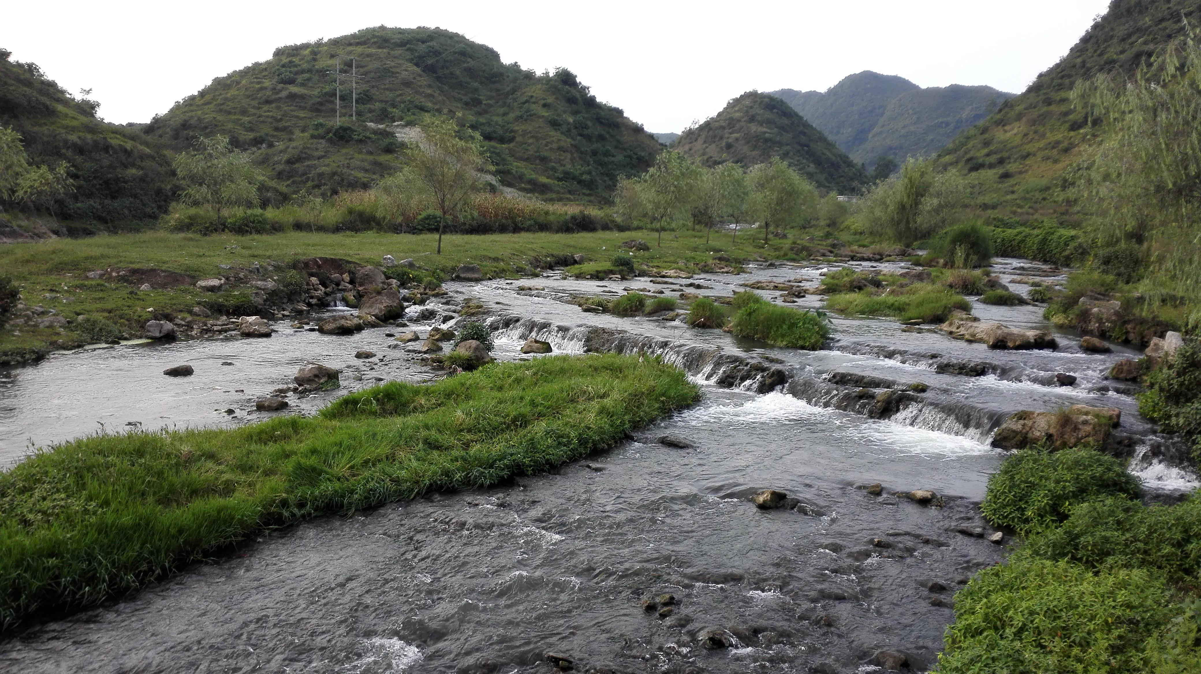 山涧小溪小说简介,汩汩溪流小说