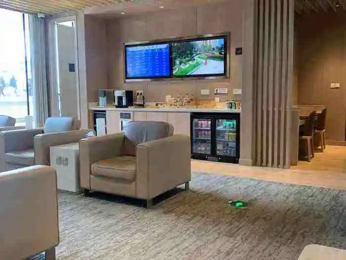 高铁商务舱座位分布图,高铁商务舱是一等座么