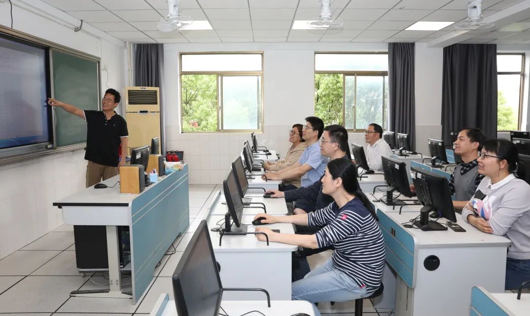 无锡第一中学授牌,无锡市前瞻性项目