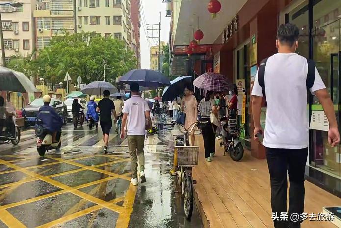 二线名城潍坊气候舒适，生活气息浓厚，外地美女明显增多