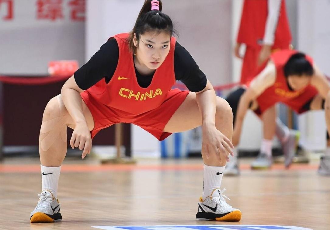 李梦被姚明任命女篮队长了吗,姚明点评女篮李梦给出官方建议