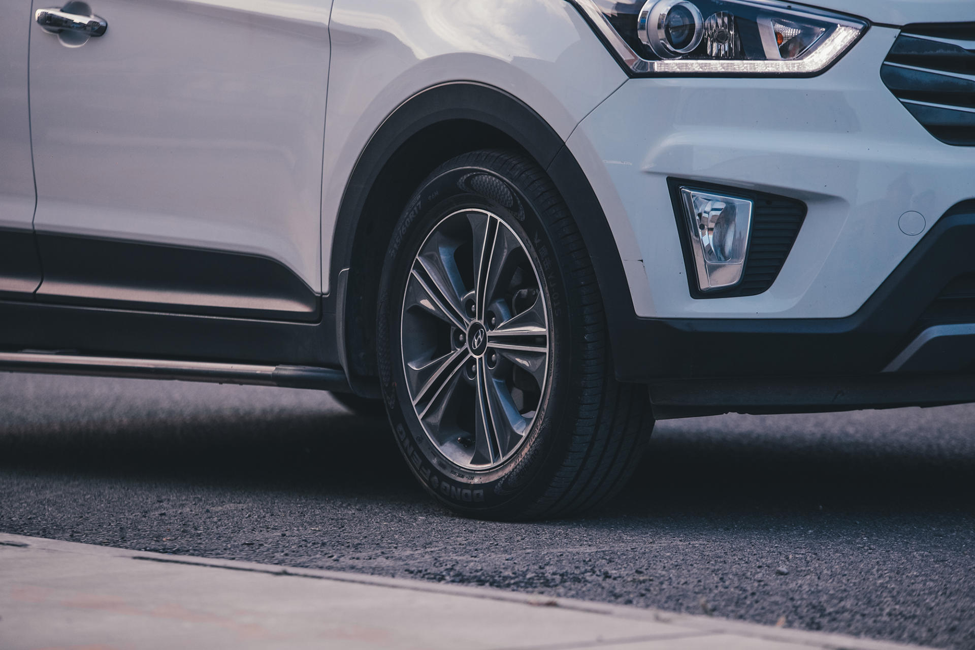 东风鹰击yj-01x轮胎,东风鹰击轮胎测评