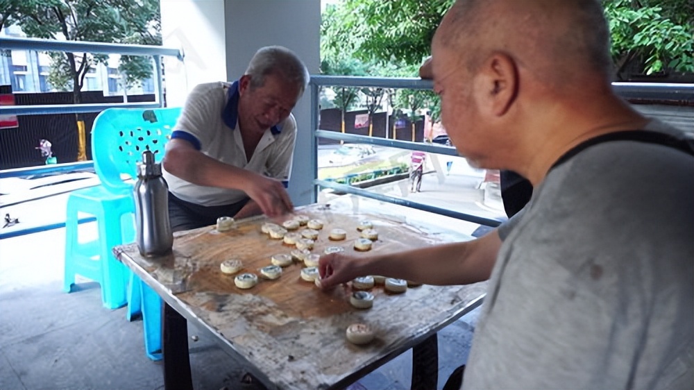 独居老人所面临的困境,80岁独居老人最好的解决方法