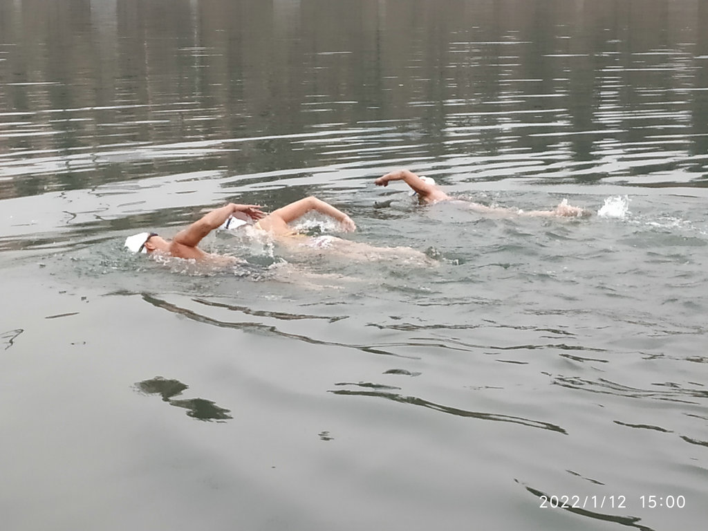 湘西欢乐冬泳人——向怀化水上部落“碉堡村”致敬