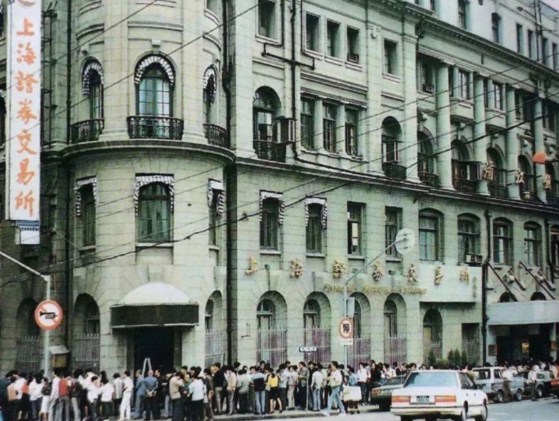 刘益谦为何卖藏品,刘益谦28亿喝茶图片