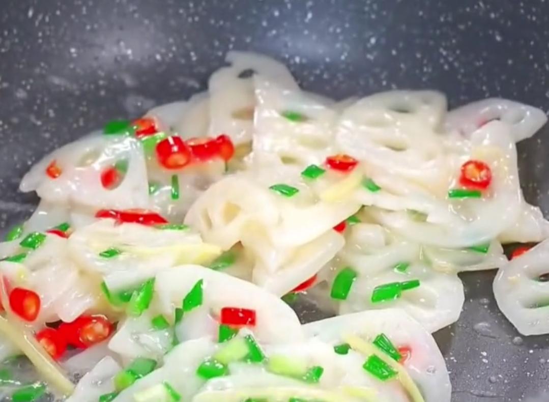 凉拌藕片,夏天凉拌藕