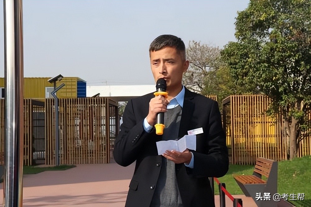 西安博雅艺术职业中学政治老师,西安博雅艺术中学薛老师