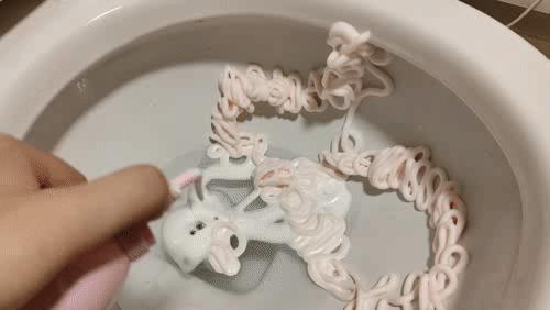 花100元买名创优品,花50元去名创优品买文具