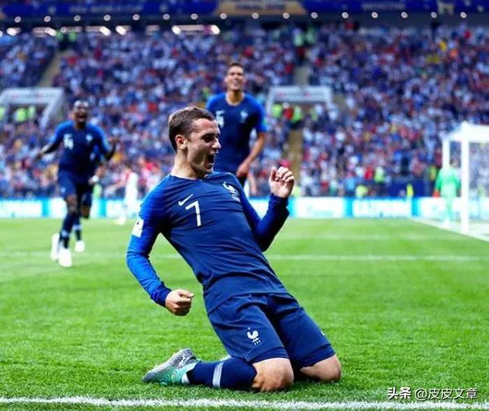 阿根廷夺冠姆巴佩恭喜梅西,新王姆巴佩梅西