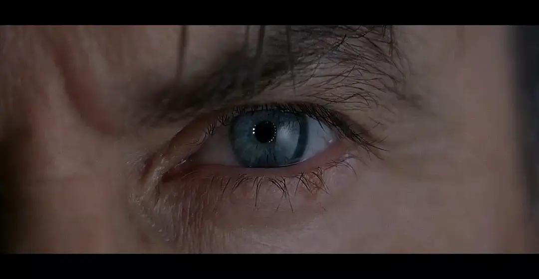 人类不该好奇黑洞里有什么！邪典电影《黑洞表面》告诉你代价惨痛