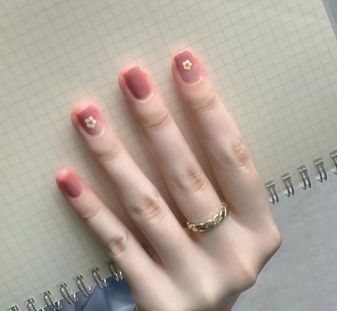 超级好看的三款美甲教程来啦,五彩美甲如何涂出高级感